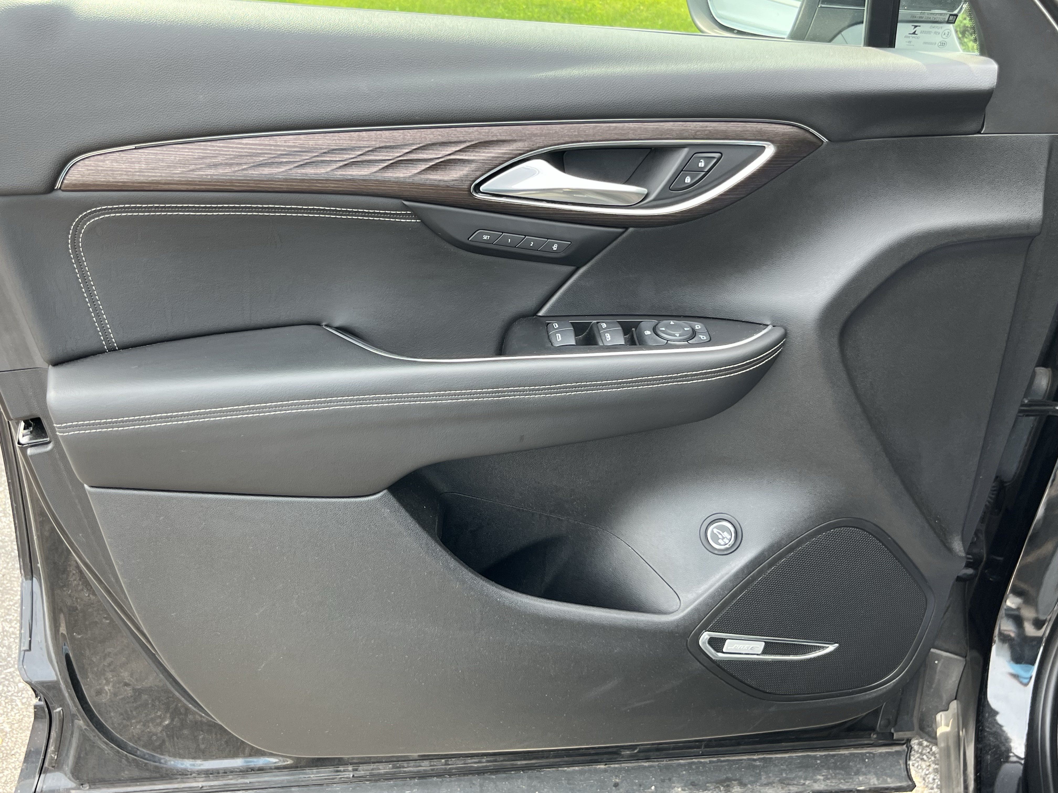 Used 2023 Buick Envision Avenir AWD/4WD image 21