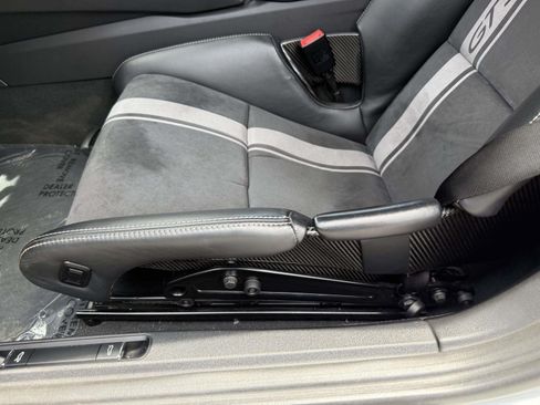 Used 2018 Porsche 911 GT3 RWD image 32
