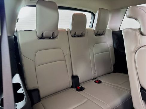 Used 2023 Nissan Pathfinder SL AWD/4WD image 44