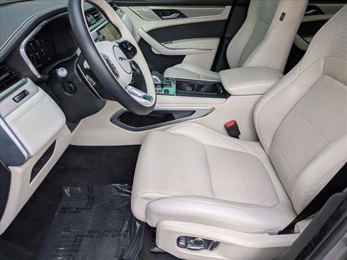 Certified 2025 Jaguar F-PACE R-Dynamic S AWD/4WD image 18