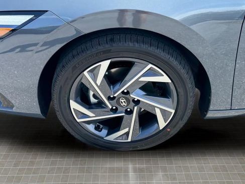 New 2026 Hyundai Elantra Limited FWD image 15