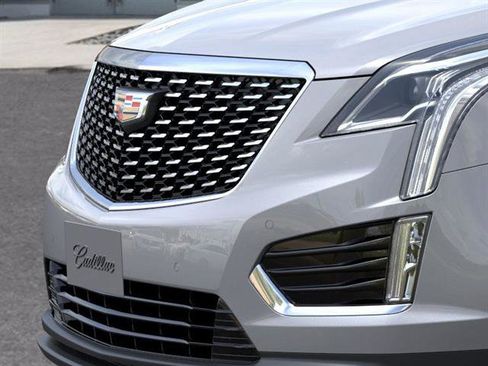 New 2026 Cadillac XT5 Luxury image 13