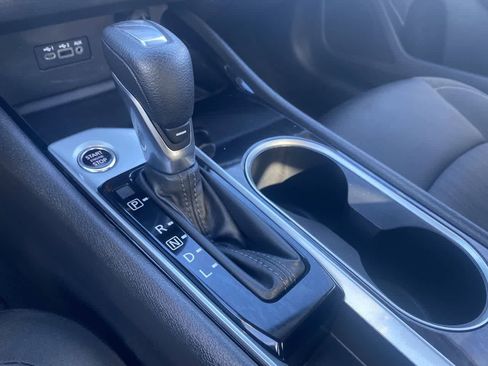 Used 2024 Nissan Altima 2.5 SV FWD image 37