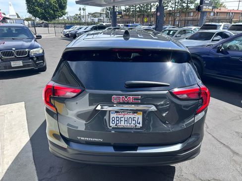 Used 2018 GMC Terrain SLE FWD image 17