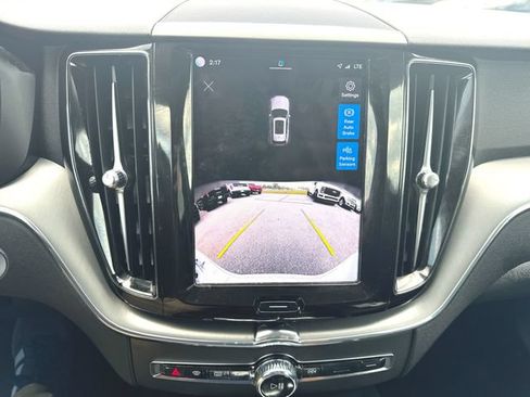 Used 2024 Volvo XC60 B5 Core w/ Protection Package Premier AWD/4WD image 15