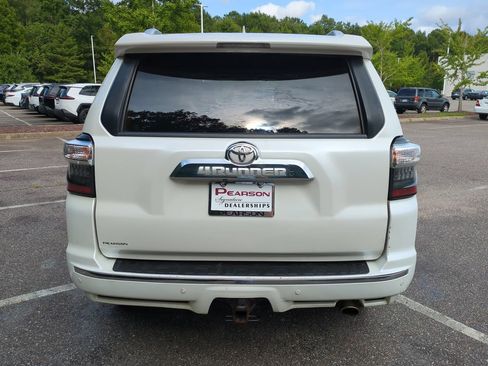 Used 2016 Toyota 4Runner Limited w/ Four Season Floor Mat Package AWD/4WD image 5