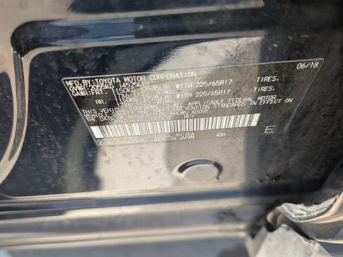 Used 2018 Toyota RAV4 LE FWD image 16