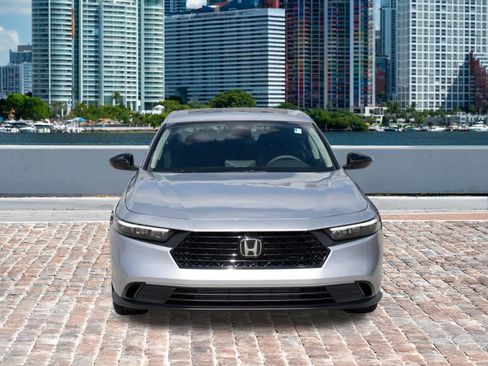 Certified 2025 Honda Accord SE image 2