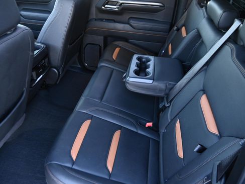 Used 2024 GMC Sierra 1500 AT4 w/ Technology Package image 11