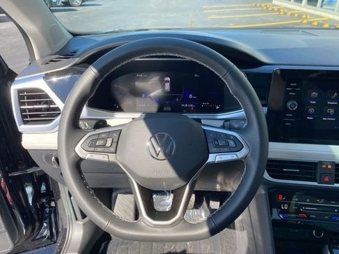 New 2025 Volkswagen Taos SE image 25