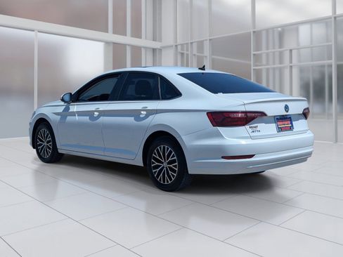 Used 2021 Volkswagen Jetta SE FWD image 3