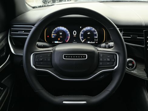 Used 2022 Jeep Wagoneer Series III w/ Premium Group I image 21