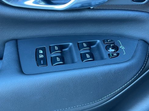 Used 2025 Volvo XC90 B6 Ultra image 13