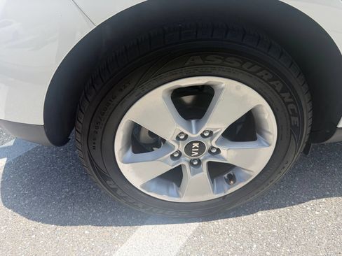 Used 2018 Kia Soul FWD image 11
