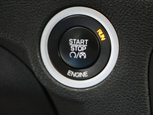 Used 2015 Dodge Charger SXT RWD image 22