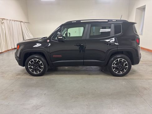 Used 2023 Jeep Renegade Trailhawk w/ Sun/Sound Group image 5