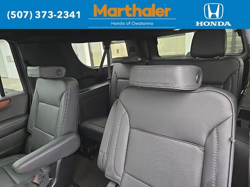 Used 2025 GMC Yukon XL Denali image 13