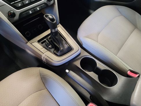 Used 2017 Hyundai Elantra SE image 26