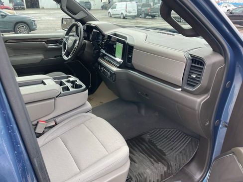 Used 2024 Chevrolet Silverado 1500 LT w/ Z71 Off-Road Package image 24