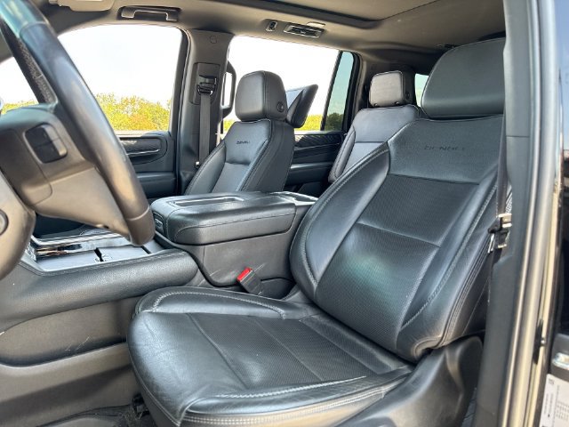 Used 2021 GMC Yukon XL Denali w/ Denali Premium Package RWD image 11