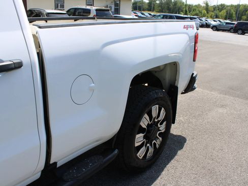 Used 2019 Chevrolet Silverado 2500 W/T AWD/4WD image 4