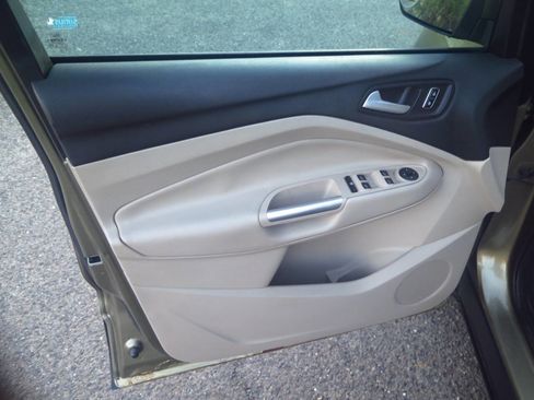 Used 2013 Ford Escape SE image 29