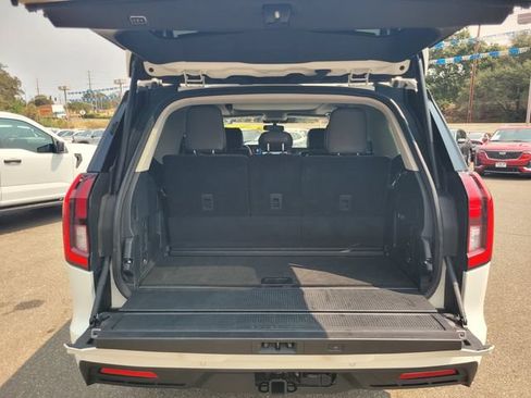 Certified 2025 Ford Expedition Active RWD image 8