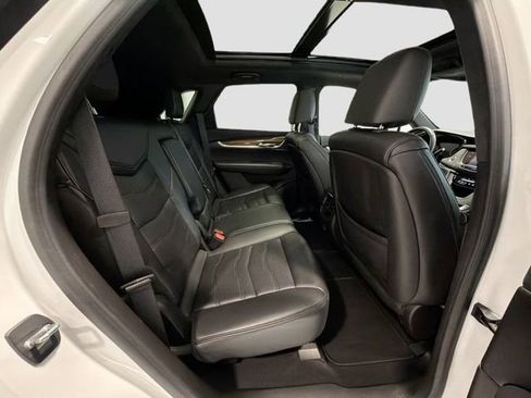 Used 2018 Cadillac XT5 Platinum w/ Driver Assist Package image 24