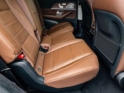 New 2026 Mercedes-Benz GLS 450 4MATIC image 43