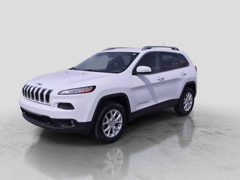 Used 2015 Jeep Cherokee Latitude w/ Cold Weather Group AWD/4WD image 4