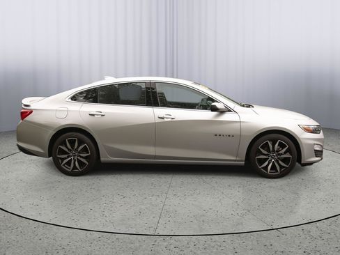 Used 2020 Chevrolet Malibu RS FWD image 23