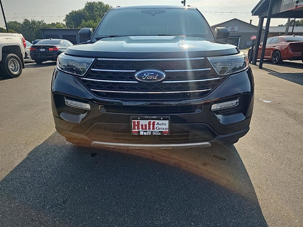 Used 2020 Ford Explorer XLT w/ Equipment Group 202A AWD/4WD image 8