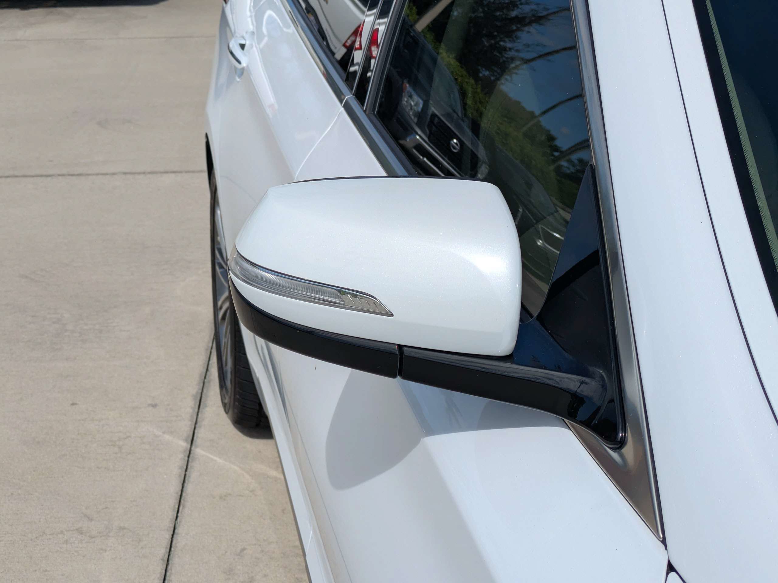 Used 2018 Genesis G80 3.8 RWD image 8