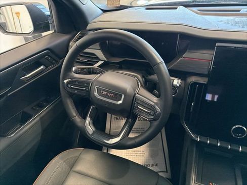 Used 2025 GMC Acadia AT4 w/ Luxury Package image 33