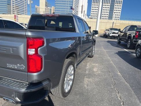 Used 2021 Chevrolet Silverado 1500 High Country w/ Technology Package image 2