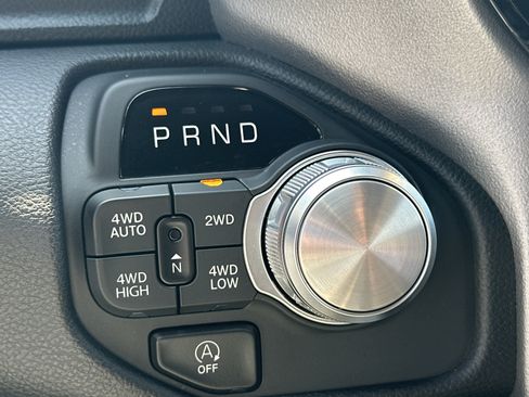 Used 2025 RAM 1500 Laramie AWD/4WD image 31