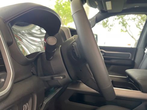 New 2022 RAM 1500 Big Horn image 38