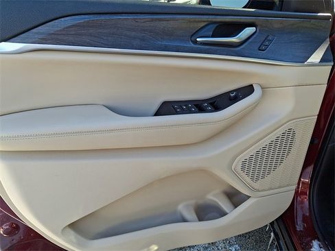 Used 2023 Jeep Grand Cherokee L Limited image 12