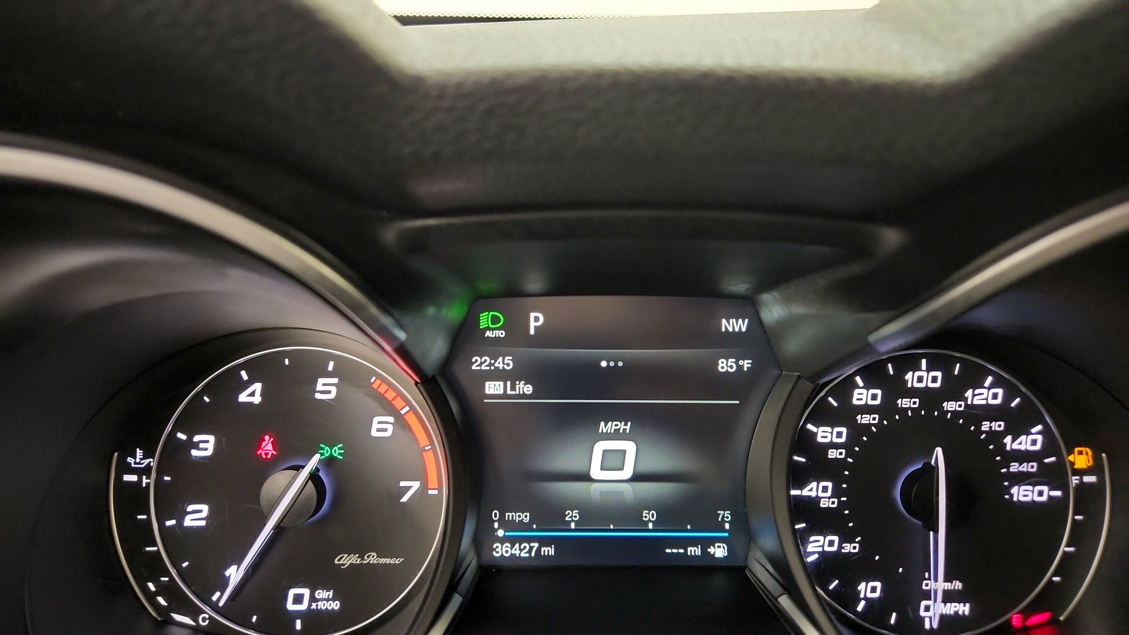 Used 2018 Alfa Romeo Stelvio Ti AWD/4WD image 17