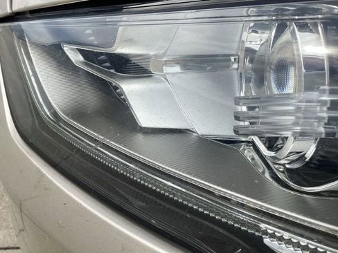 Used 2017 Ford Fusion SE w/ Fusion SE Technology Package image 4