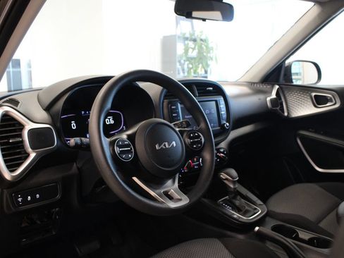 Used 2023 Kia Soul LX FWD image 12