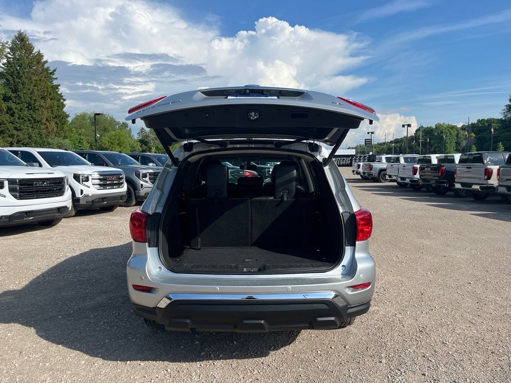 Used 2020 Nissan Pathfinder SL FWD image 8