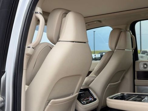 Used 2020 Lincoln Navigator Reserve w/ Luxury Package AWD/4WD image 9