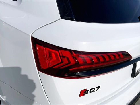 Used 2023 Audi SQ7 Premium Plus w/ Executive Package image 29