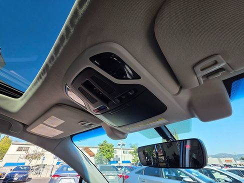 Used 2022 Subaru Outback Limited image 18