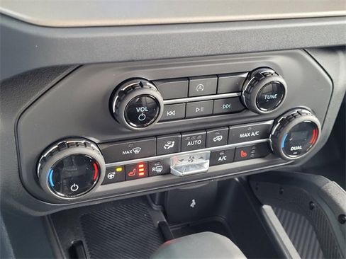 Used 2025 Ford Bronco Outer Banks w/ Sasquatch Package image 19