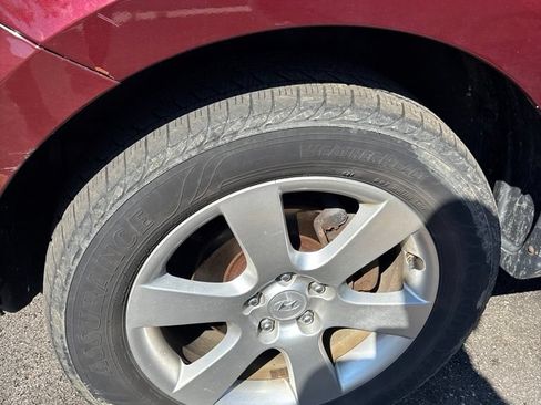 Used 2008 Hyundai Santa Fe SE FWD image 2