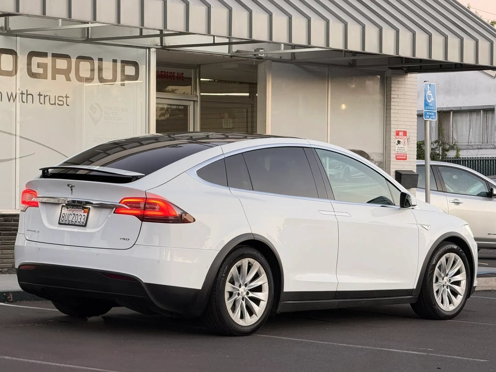 Used 2016 Tesla Model X 75D AWD/4WD image 5