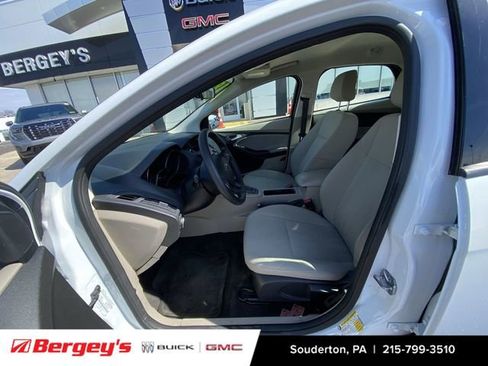 Used 2018 Ford Focus SE image 22