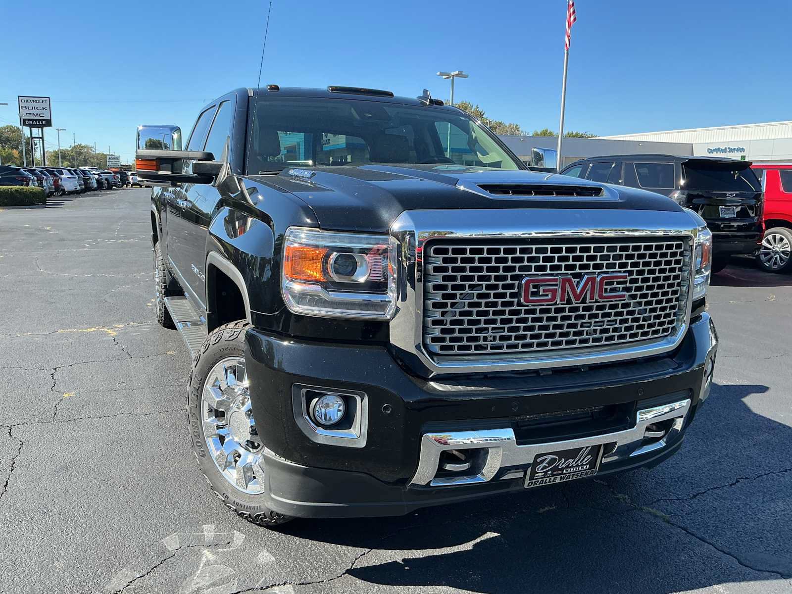 Used 2017 GMC Sierra 2500 Denali w/ Duramax Plus Package AWD/4WD image 1